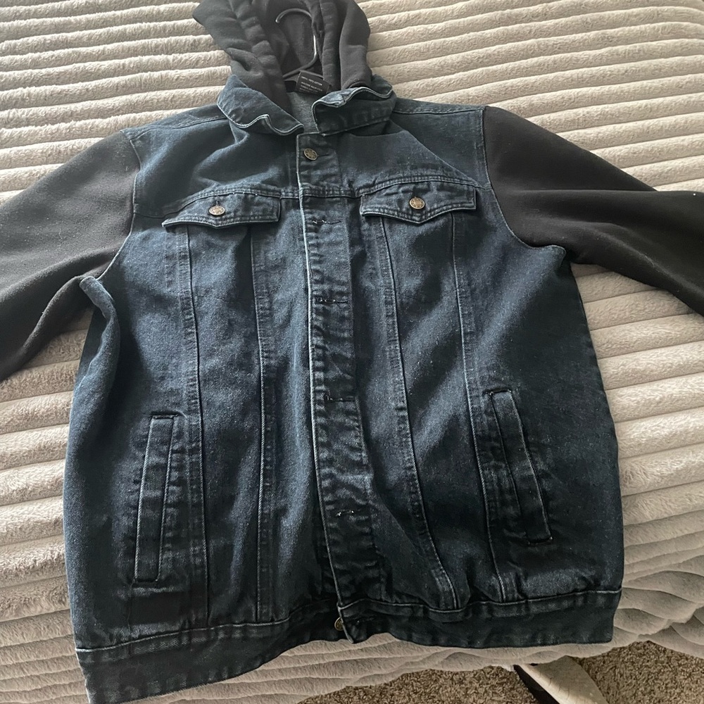 Jean jacket with removable hood